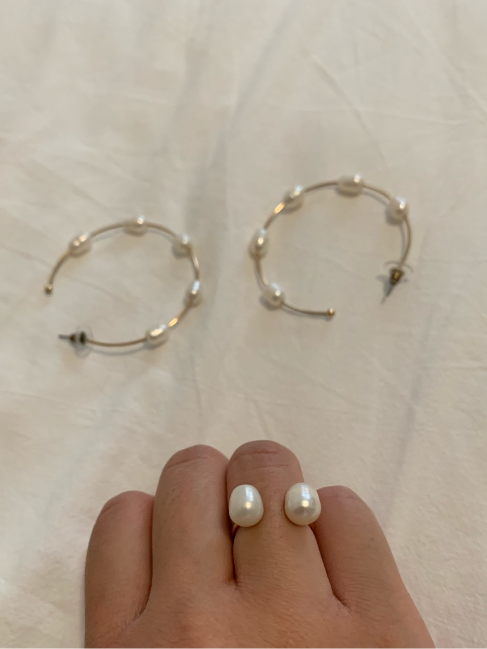 Gold tone Hoop Earrings and ring Set with White freshwater Pearls - Picture 3 of 4